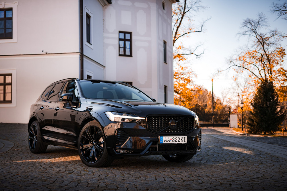 Volvo XC60 B5 AWD Black Edition